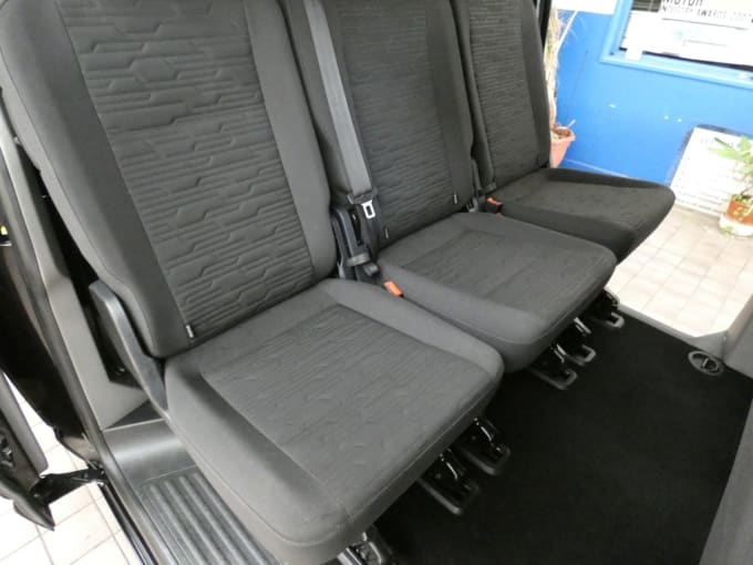 2025 Volkswagen Transporter Shuttle