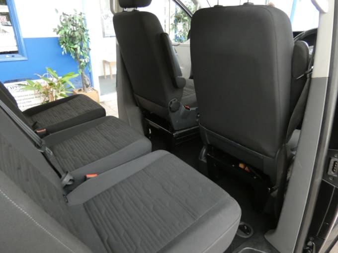 2025 Volkswagen Transporter Shuttle