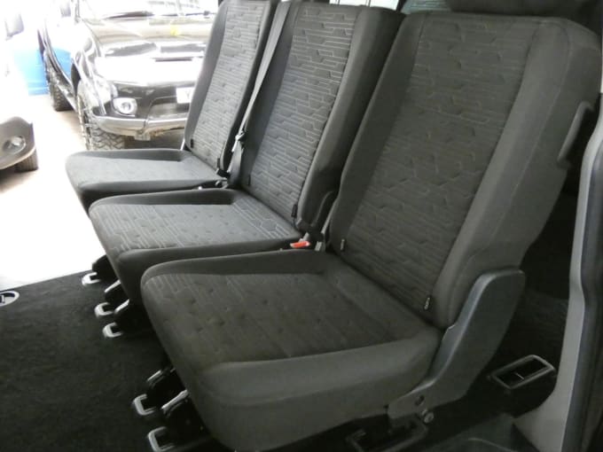 2025 Volkswagen Transporter Shuttle