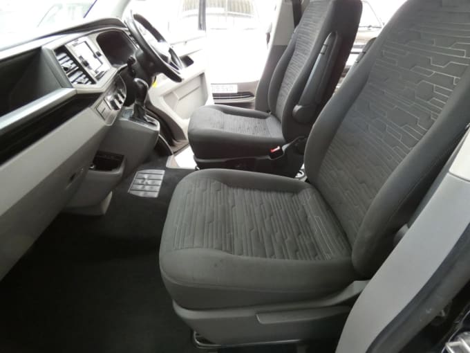 2025 Volkswagen Transporter Shuttle