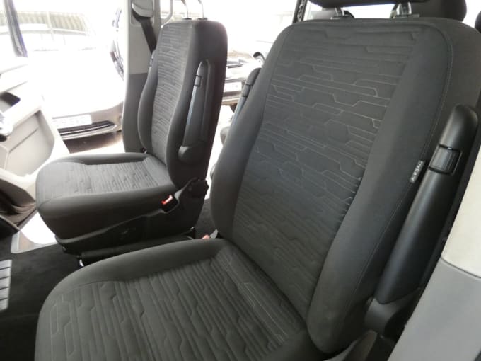 2025 Volkswagen Transporter Shuttle