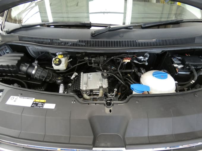 2025 Volkswagen Transporter Shuttle