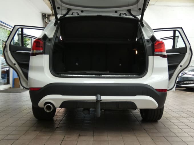 2025 BMW X1