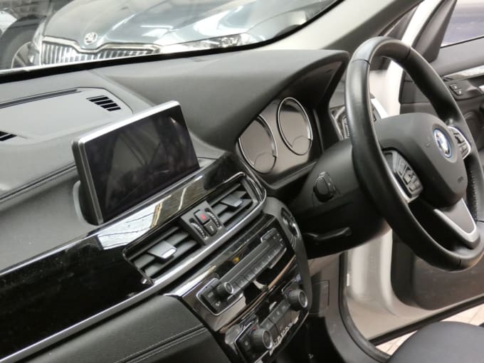 2025 BMW X1