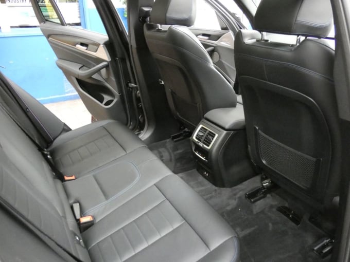 2025 BMW Ix3