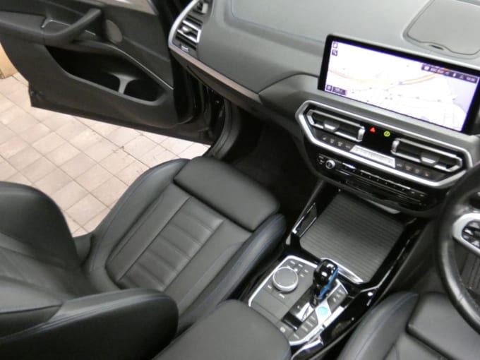 2025 BMW Ix3