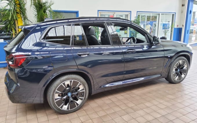 2025 BMW Ix3