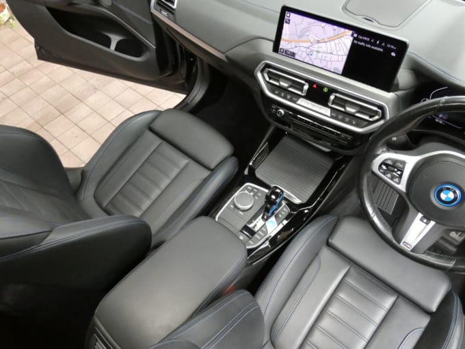 2025 BMW Ix3