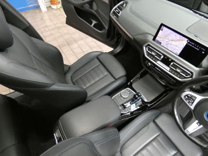 2025 BMW Ix3
