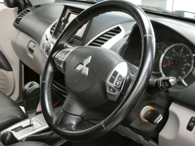 2025 Mitsubishi L200