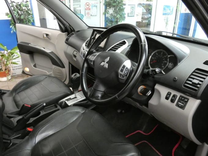 2025 Mitsubishi L200