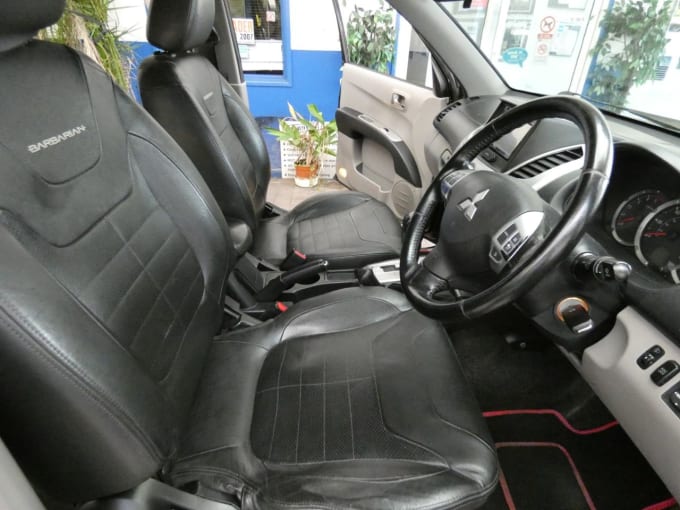 2025 Mitsubishi L200