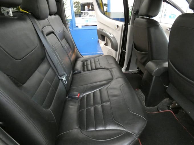 2025 Mitsubishi L200