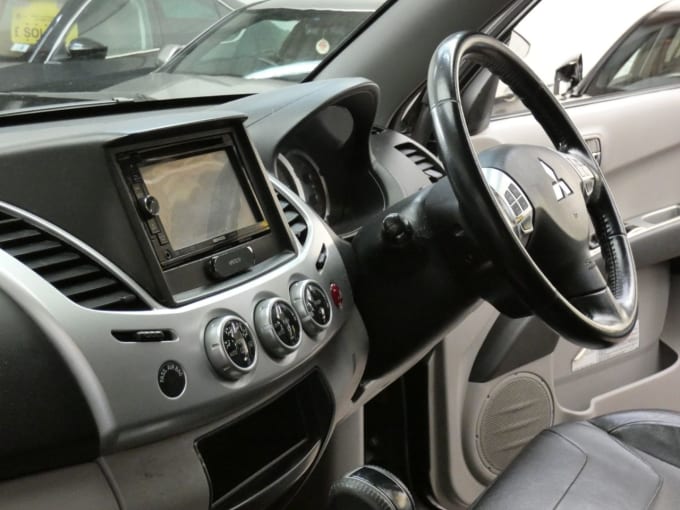 2025 Mitsubishi L200