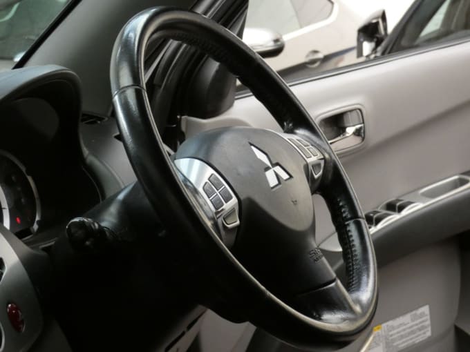 2025 Mitsubishi L200