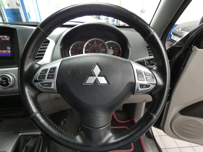 2025 Mitsubishi L200