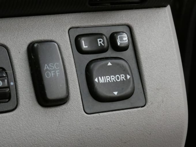 2025 Mitsubishi L200