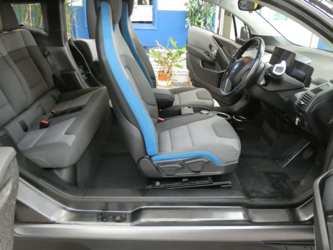 2025 BMW I3