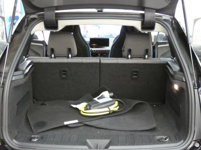 2025 BMW I3
