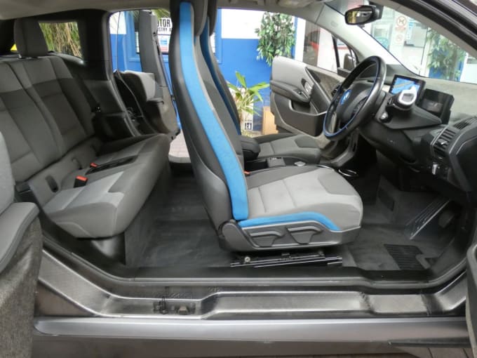 2025 BMW I3