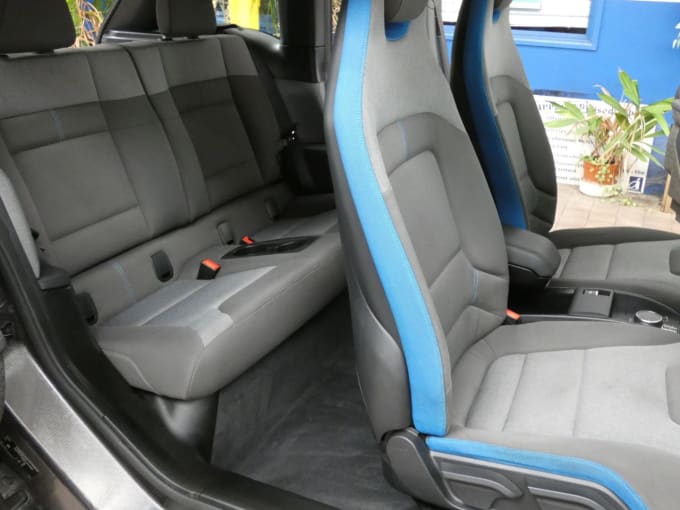2025 BMW I3