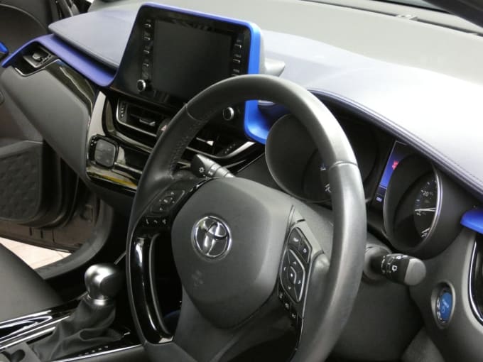 2025 Toyota C-hr