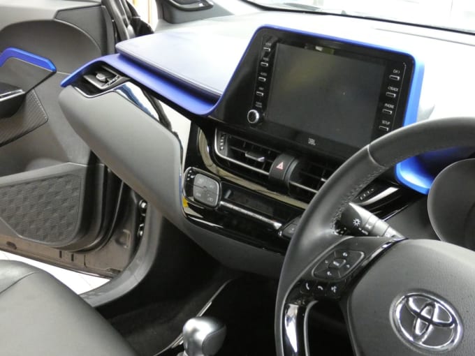 2025 Toyota C-hr