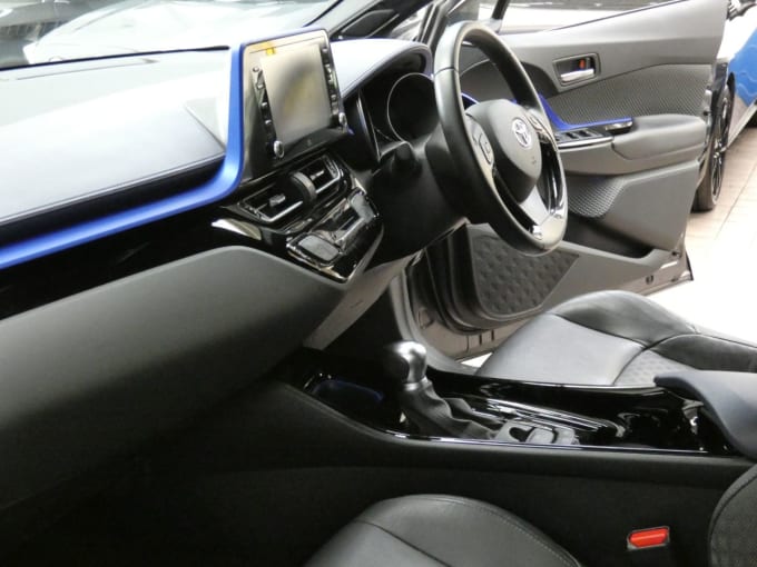 2025 Toyota C-hr