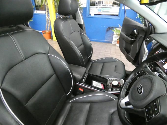 2025 Kia Niro