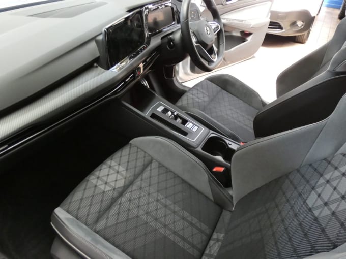 2025 Volkswagen Golf
