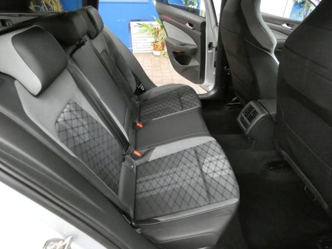 2025 Volkswagen Golf