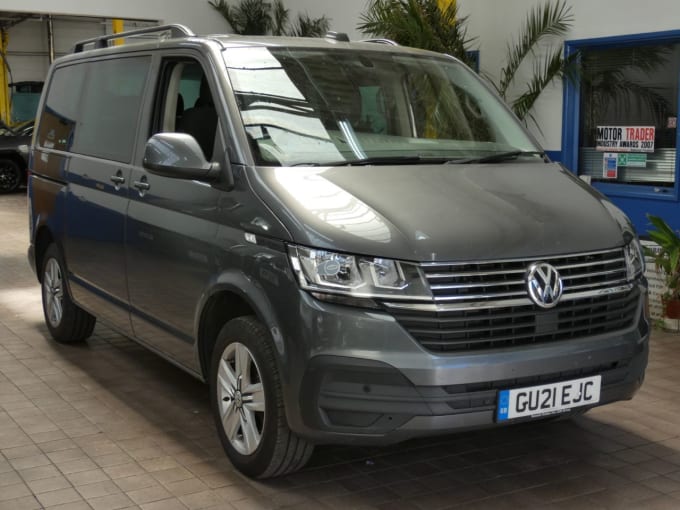 2025 Volkswagen Transporter Shuttle
