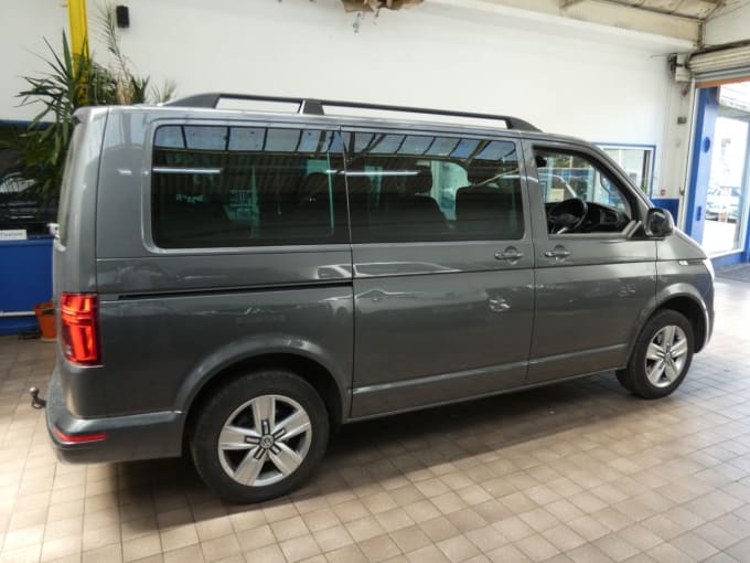 2025 Volkswagen Transporter Shuttle