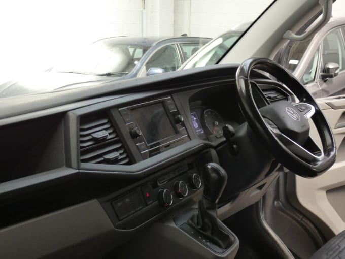 2025 Volkswagen Transporter Shuttle