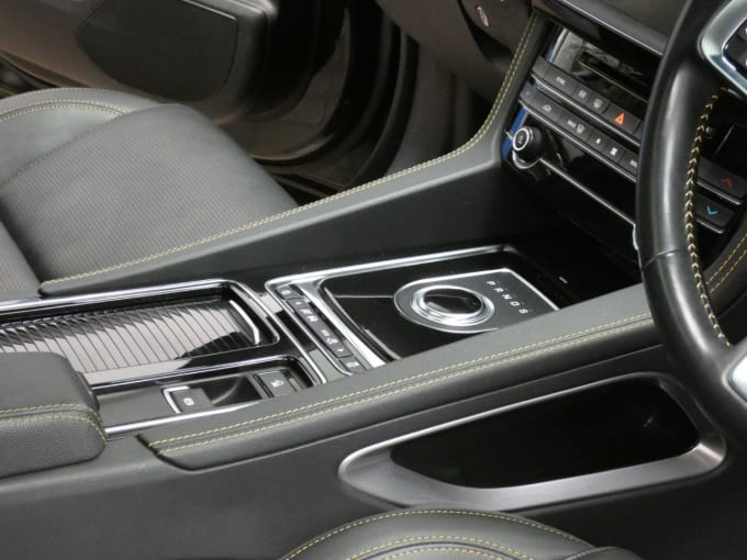 2025 Jaguar F-pace