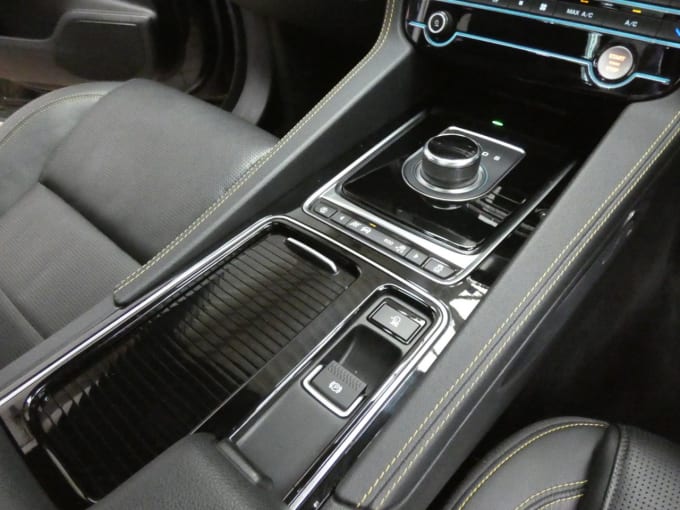 2025 Jaguar F-pace