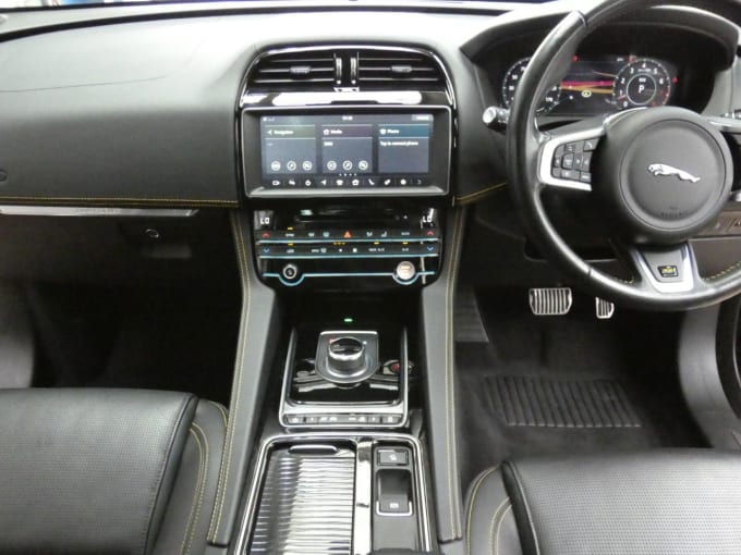 2025 Jaguar F-pace