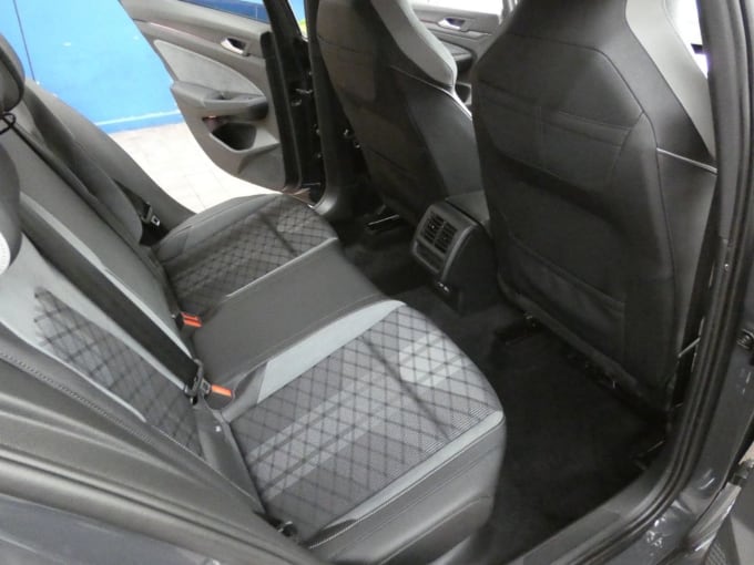 2025 Volkswagen Golf