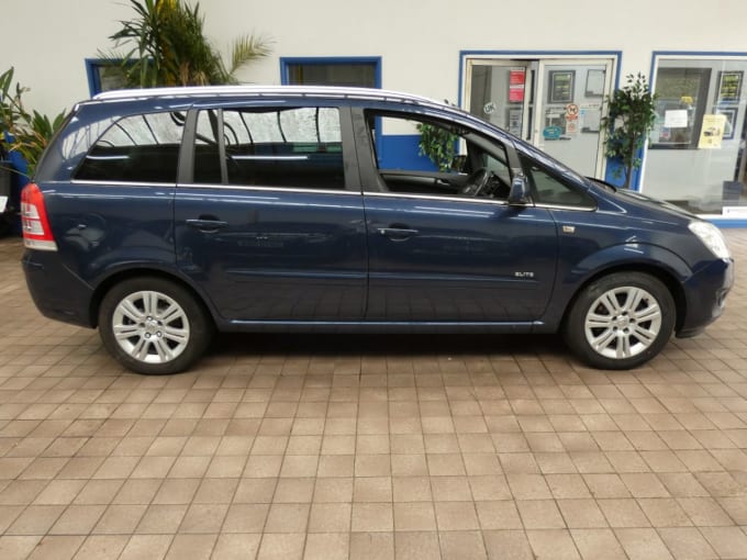 2025 Vauxhall Zafira