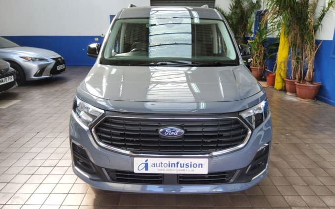2025 Ford Grand Tourneo Connect