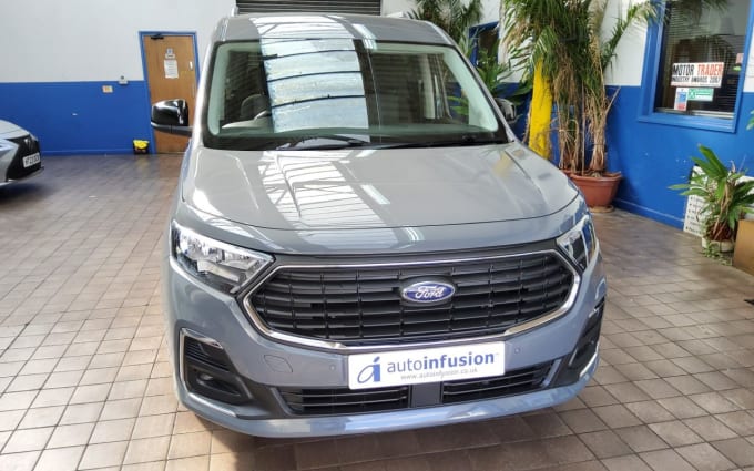 2025 Ford Grand Tourneo Connect