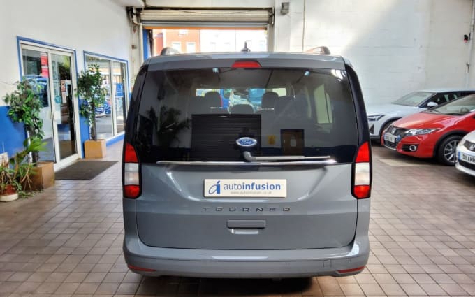 2025 Ford Grand Tourneo Connect