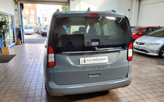 2025 Ford Grand Tourneo Connect