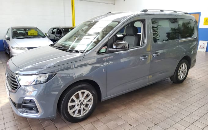 2025 Ford Grand Tourneo Connect