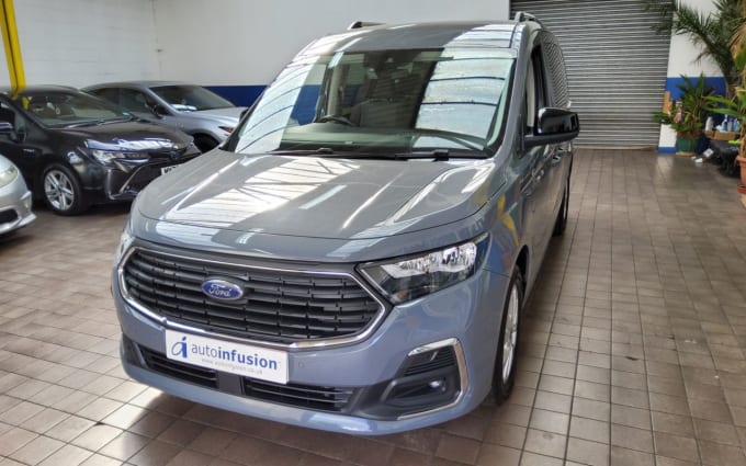 2025 Ford Grand Tourneo Connect