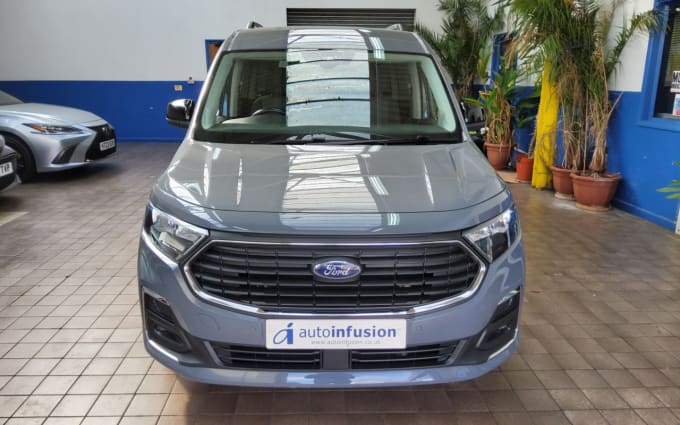 2025 Ford Grand Tourneo Connect