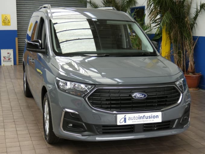 2025 Ford Grand Tourneo Connect