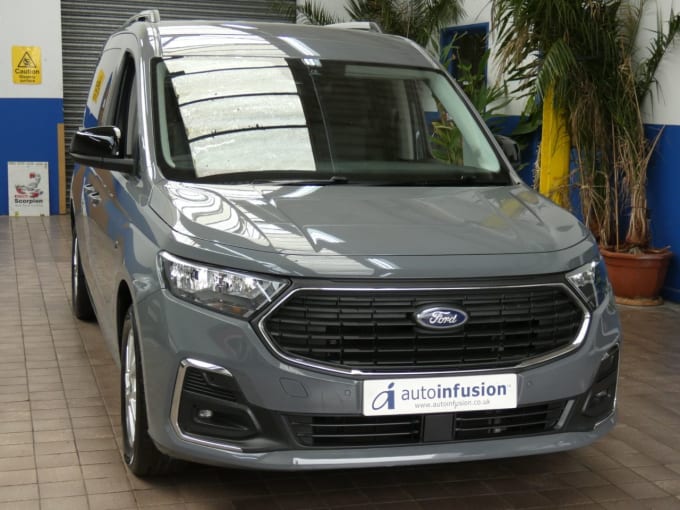 2025 Ford Grand Tourneo Connect
