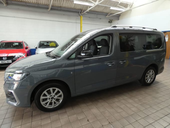 2025 Ford Grand Tourneo Connect