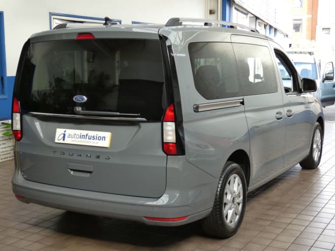 2025 Ford Grand Tourneo Connect